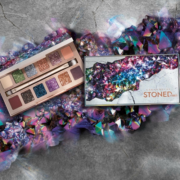 Urban Decay Other - Full size Stoned Vibes Eyeshadow palette
